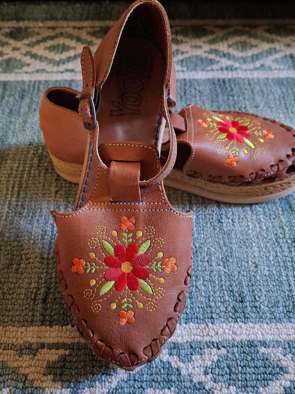 MEXICANA Brown Leather Embroidered Floral Sandals
